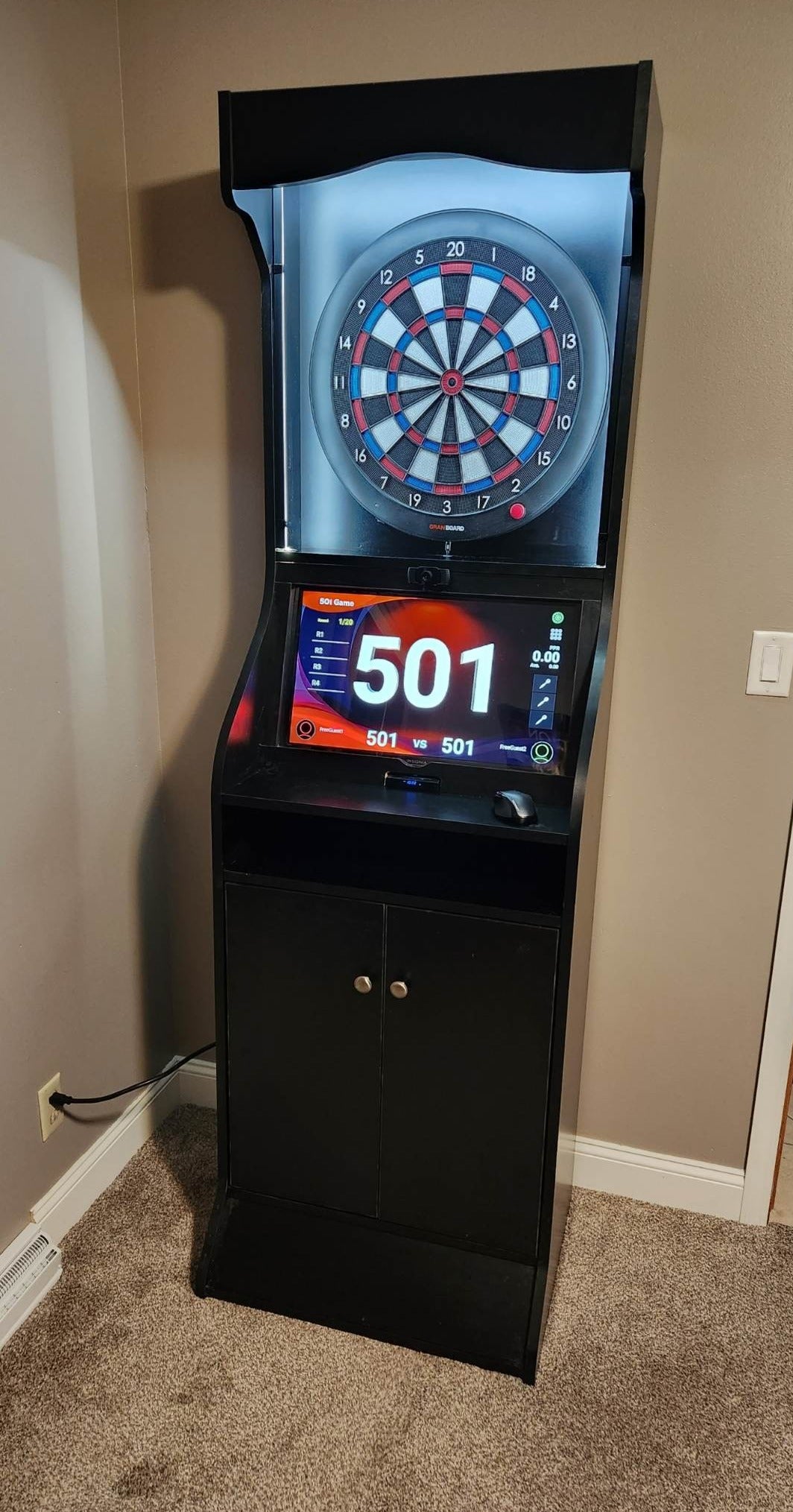 Grizzly Dart Board Cabinet